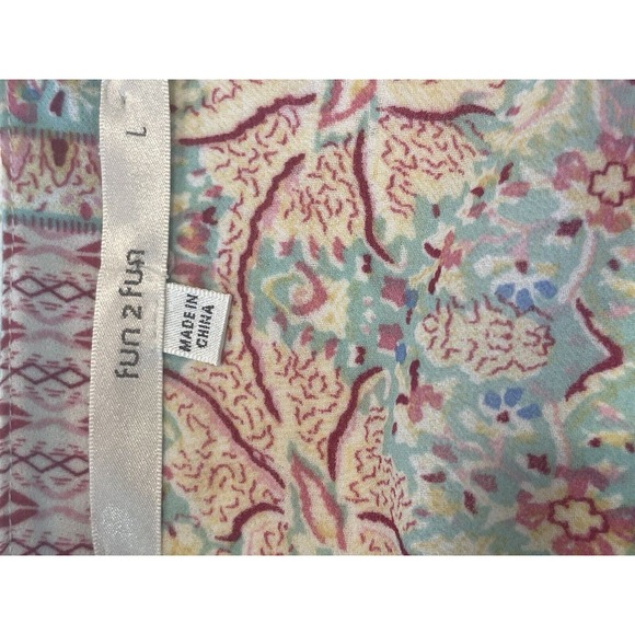 Fun2Fun Flutter Sleeve Womens Blouse Pink Paisley Floral V-Neck L Top Stitch Fix - Picture 7 of 7